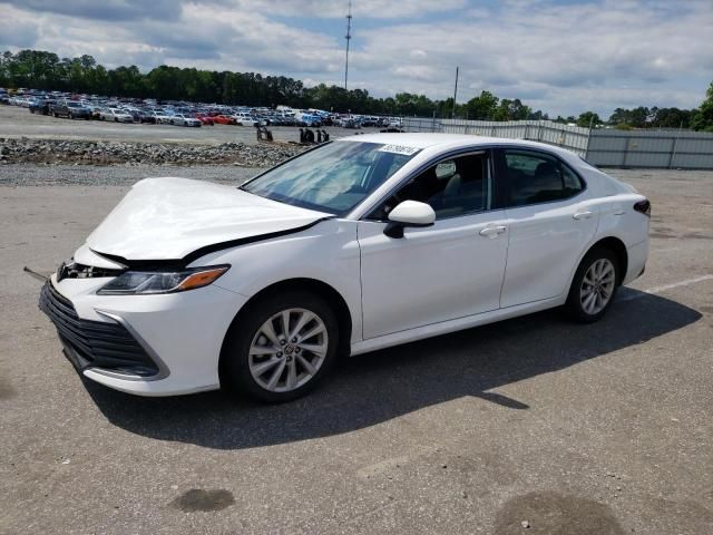 2022 Toyota Camry LE