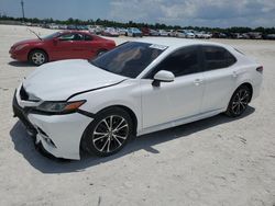 Carros salvage sin ofertas aún a la venta en subasta: 2018 Toyota Camry L