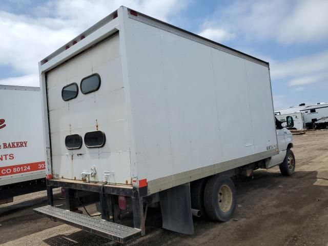 2003 Ford Econoline E350 Super Duty Cutaway Van