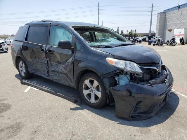 2020 Toyota Sienna LE