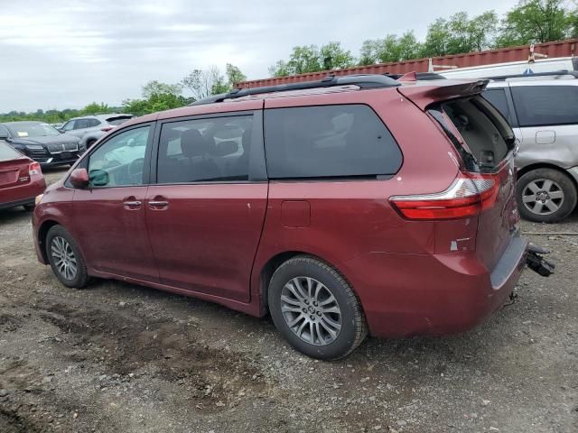 2020 Toyota Sienna XLE