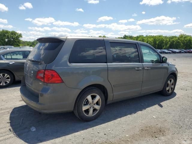 2010 Volkswagen Routan SE