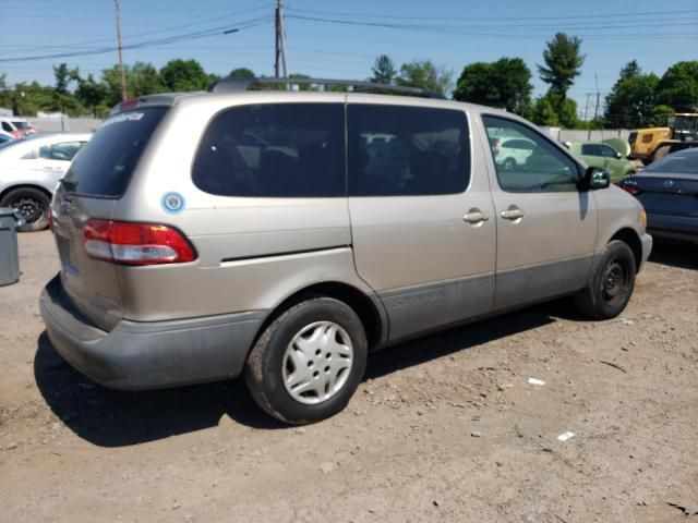 2003 Toyota Sienna CE