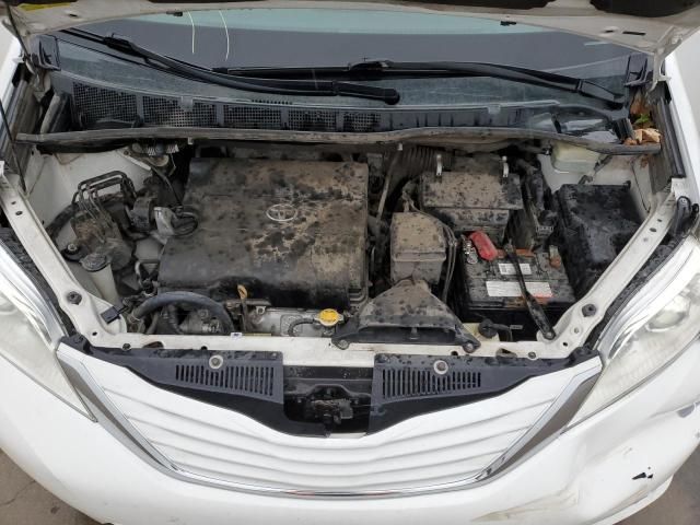 2015 Toyota Sienna LE