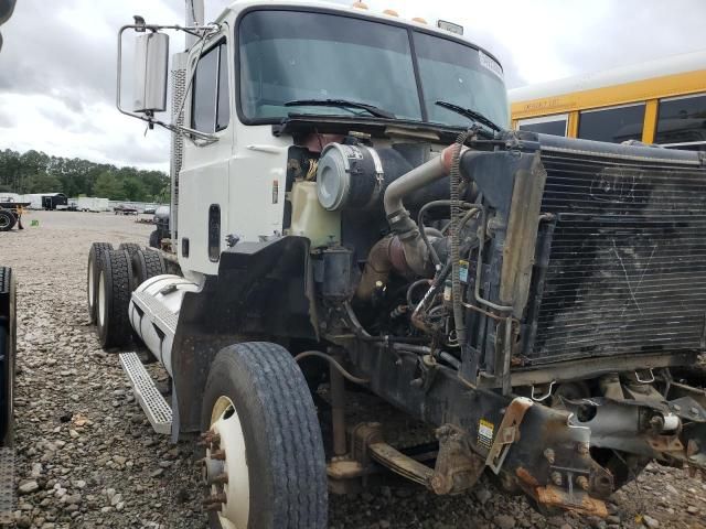 1996 Mack 600 CH600