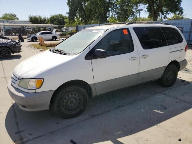 2001 Toyota Sienna LE