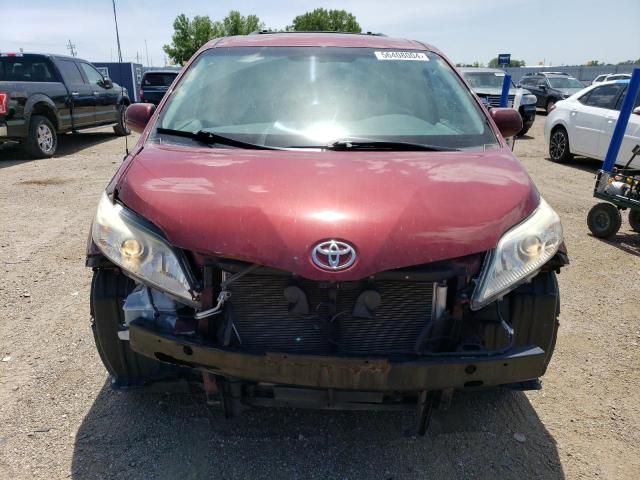 2013 Toyota Sienna LE