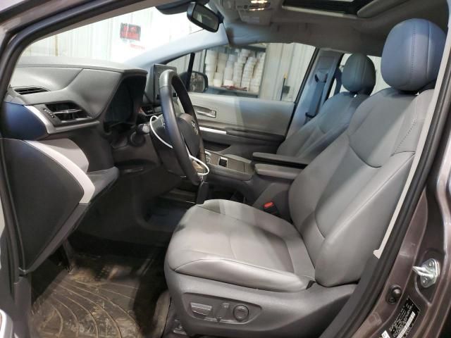 2021 Toyota Sienna XLE