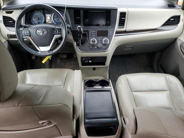 2017 Toyota Sienna XLE