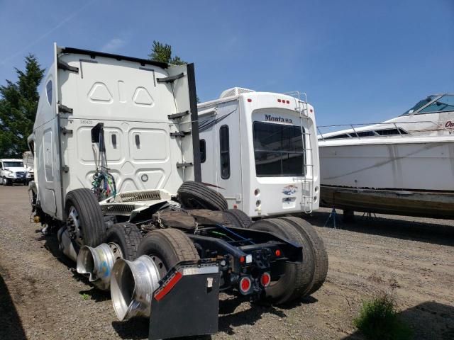 2019 Freightliner Cascadia 126