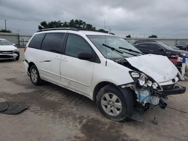 2009 Toyota Sienna CE