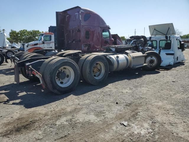 2019 Freightliner Cascadia 126