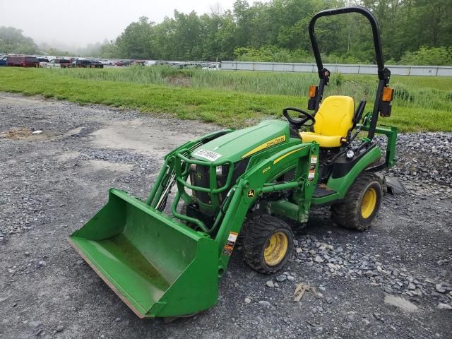 2019 John Deere 1025R