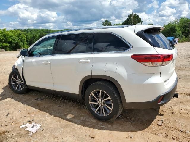 2019 Toyota Highlander SE