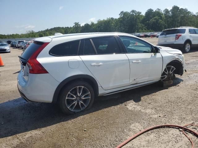 2016 Volvo V60 Cross Country Platinum