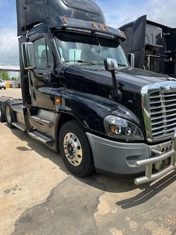 2017 Freightliner Cascadia 125