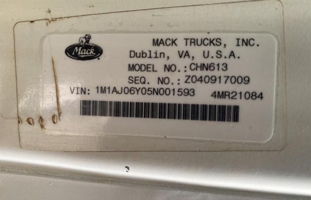 2005 Mack 600 CHN600