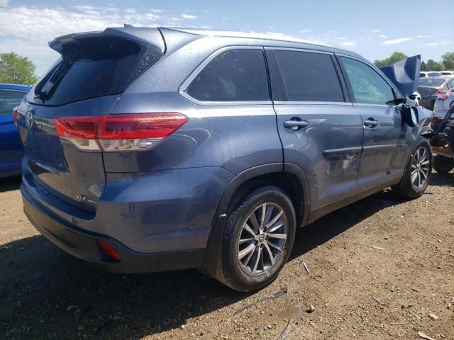 2019 Toyota Highlander SE