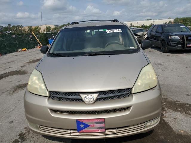 2004 Toyota Sienna CE