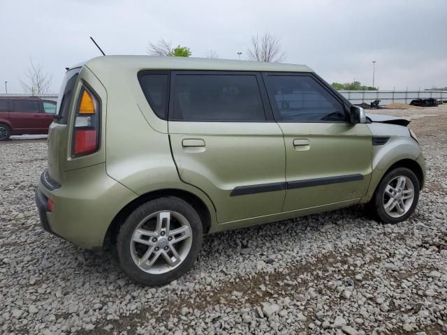 2010 KIA Soul +