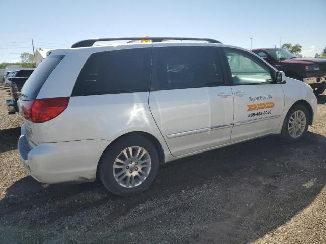 2010 Toyota Sienna XLE