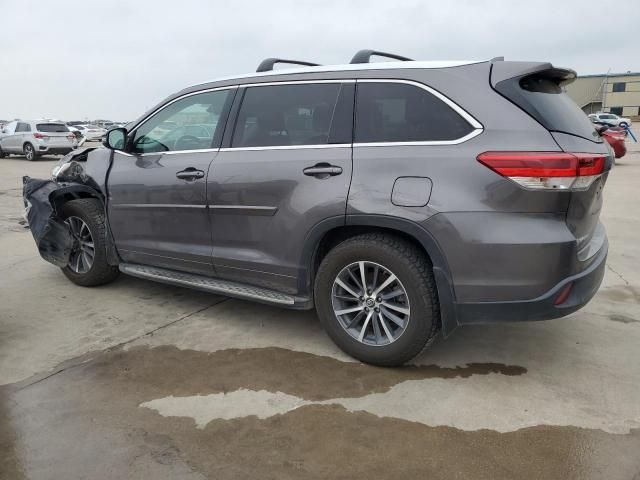 2017 Toyota Highlander SE