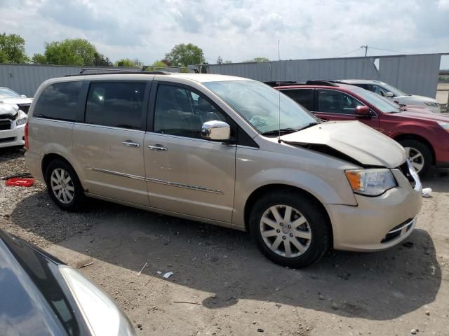 2012 Chrysler Town & Country Touring L