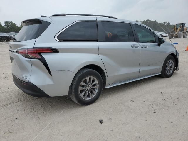 2021 Toyota Sienna LE