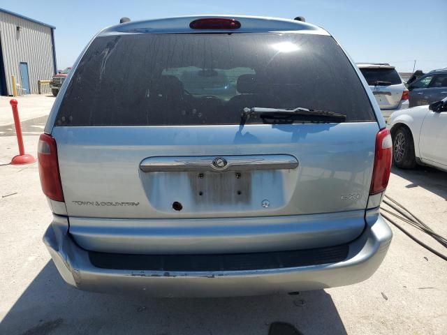 2003 Chrysler Town & Country LXI