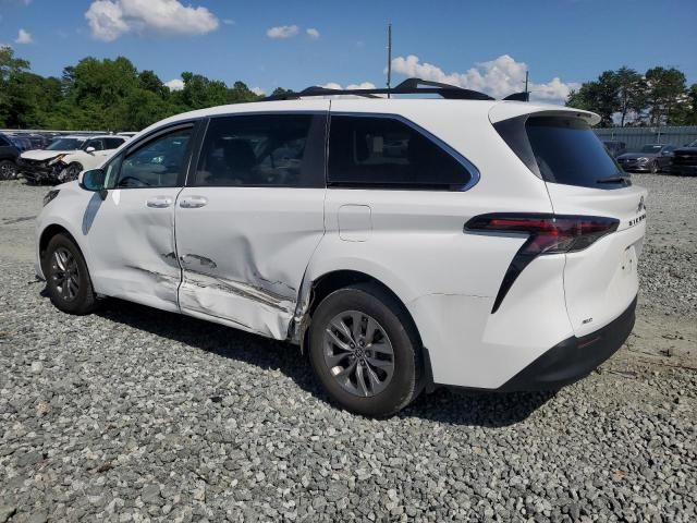 2023 Toyota Sienna LE