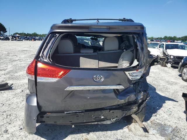 2011 Toyota Sienna XLE