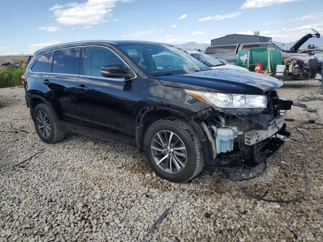 2017 Toyota Highlander SE