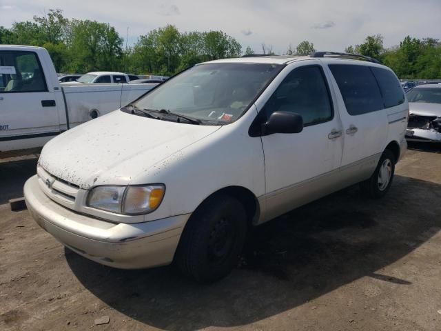 2000 Toyota Sienna LE