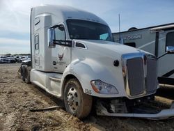 Buy Salvage Trucks For Sale now at auction: 2022 Kenworth Construction T680