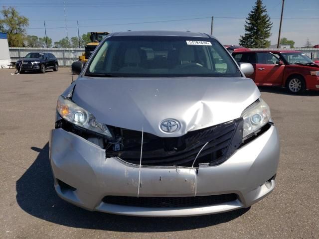 2013 Toyota Sienna LE