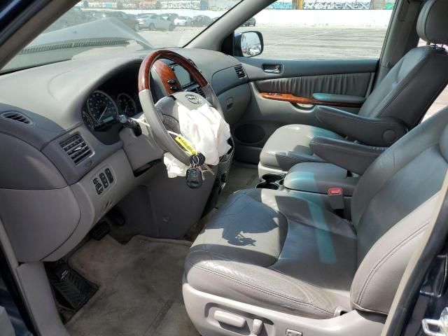 2005 Toyota Sienna XLE