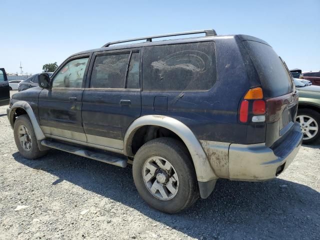 2002 Mitsubishi Montero Sport XLS