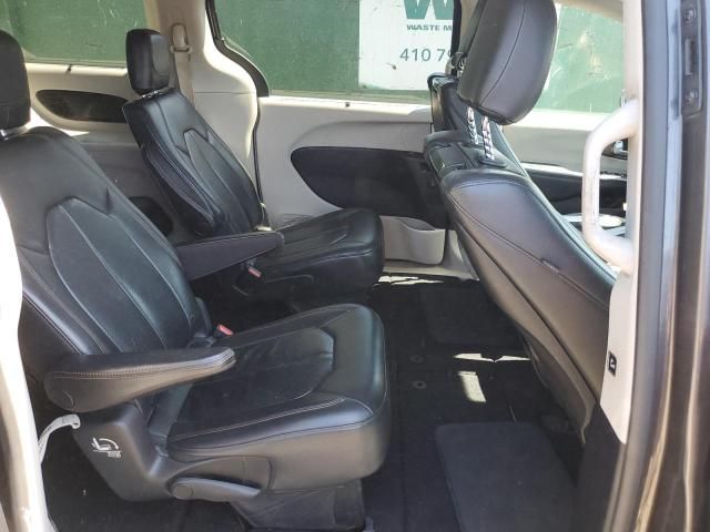 2017 Chrysler Pacifica Touring L Plus