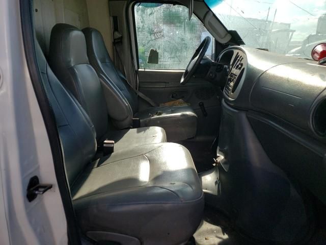 2006 Ford Econoline E450 Super Duty Cutaway Van