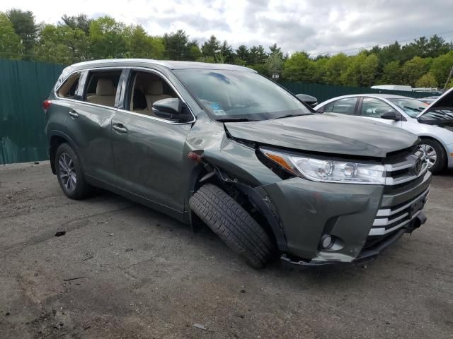 2019 Toyota Highlander SE