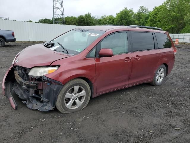 2014 Toyota Sienna LE