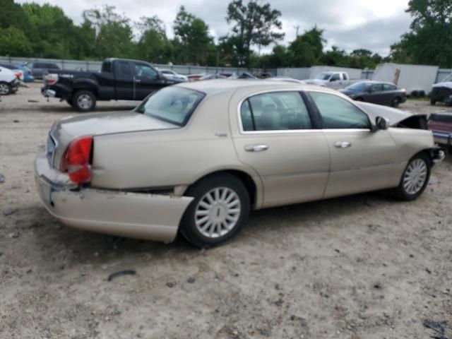 2005 Lincoln Town Car Signature Limited