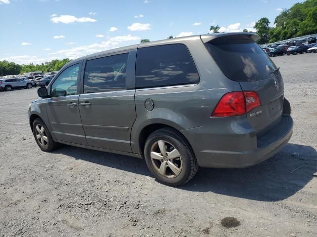 2010 Volkswagen Routan SE