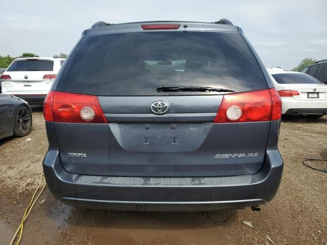 2010 Toyota Sienna XLE