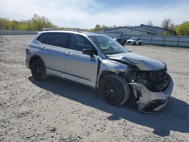 2022 Volkswagen Tiguan SE R-LINE Black