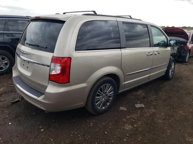 2013 Chrysler Town & Country Touring L