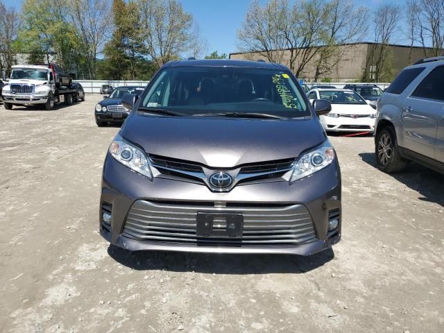 2019 Toyota Sienna XLE