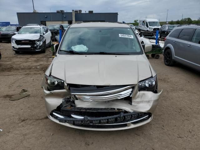 2013 Chrysler Town & Country Touring