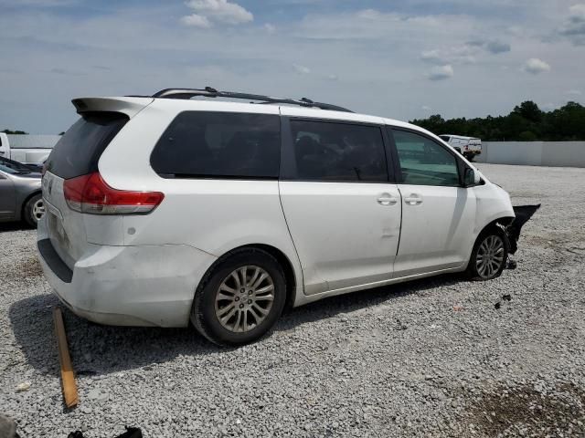 2011 Toyota Sienna XLE