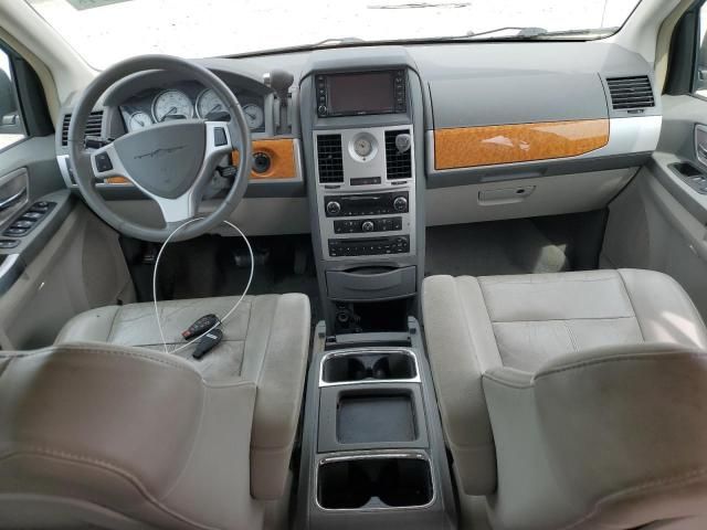 2010 Chrysler Town & Country Limited